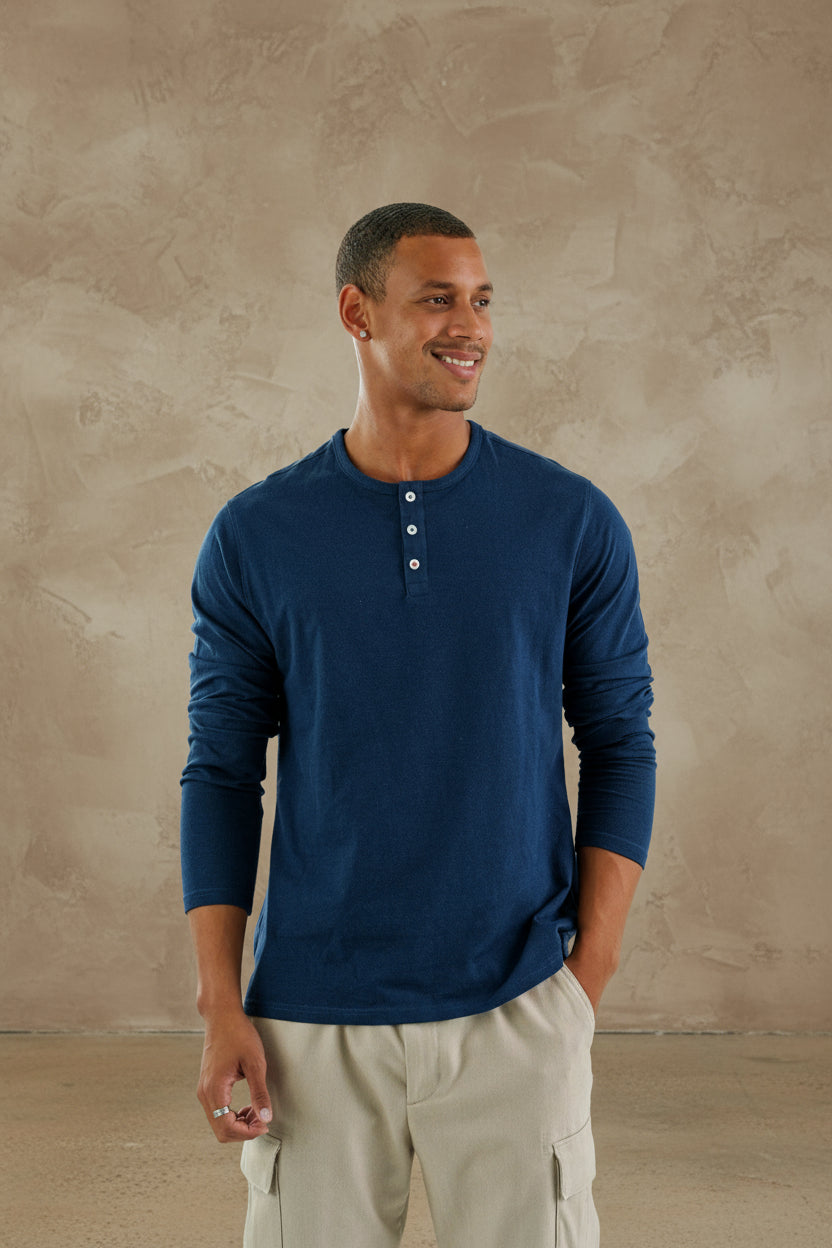 TRAILBLAZER - Navy Solid 3 Buttons Henley