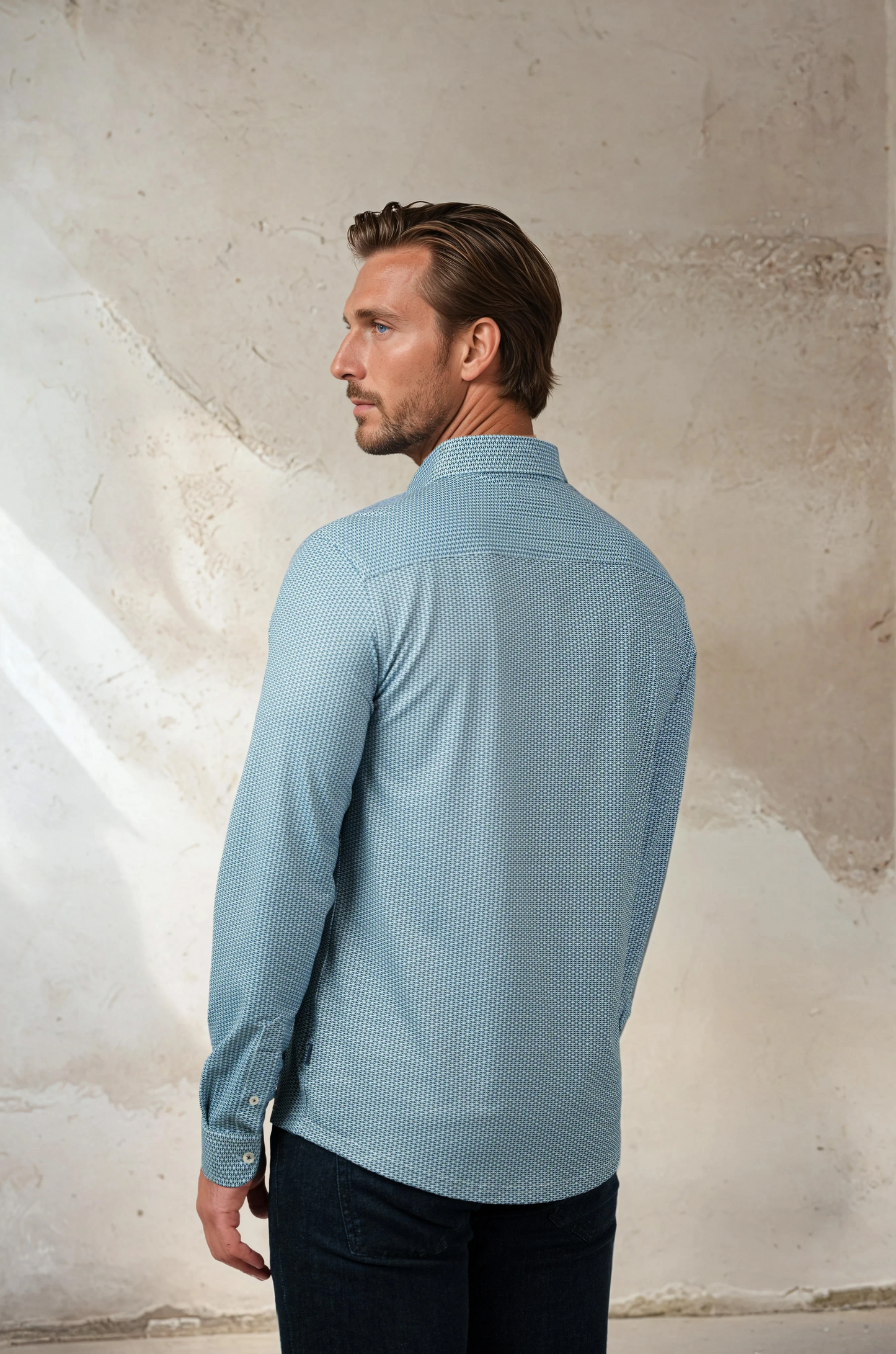 APEX - Dark Navy Clasp Geometric Shirt