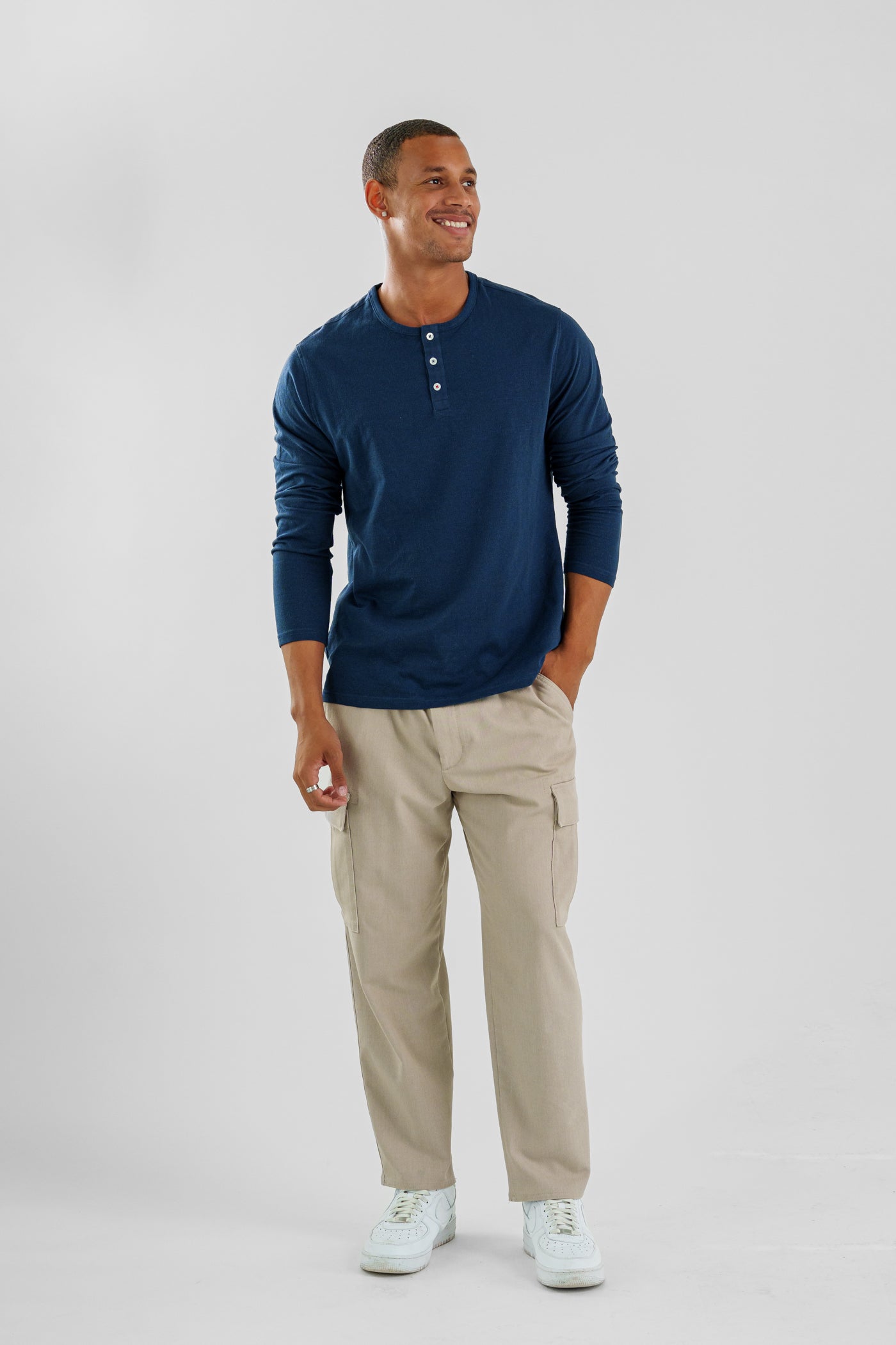 TRAILBLAZER - Navy Solid 3 Buttons Henley