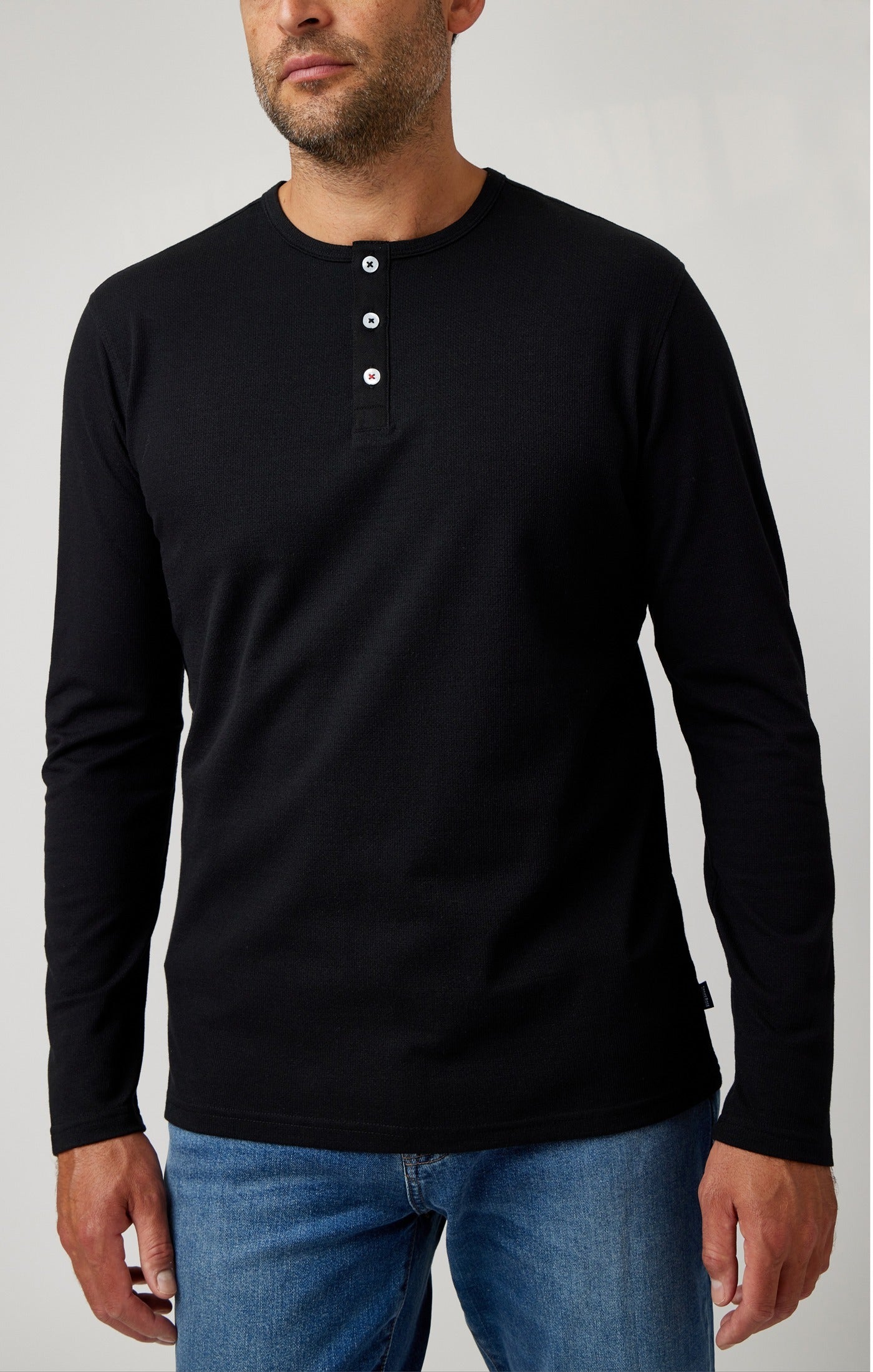 TRAILBLAZER - Black Solid Henley – Stone Rose
